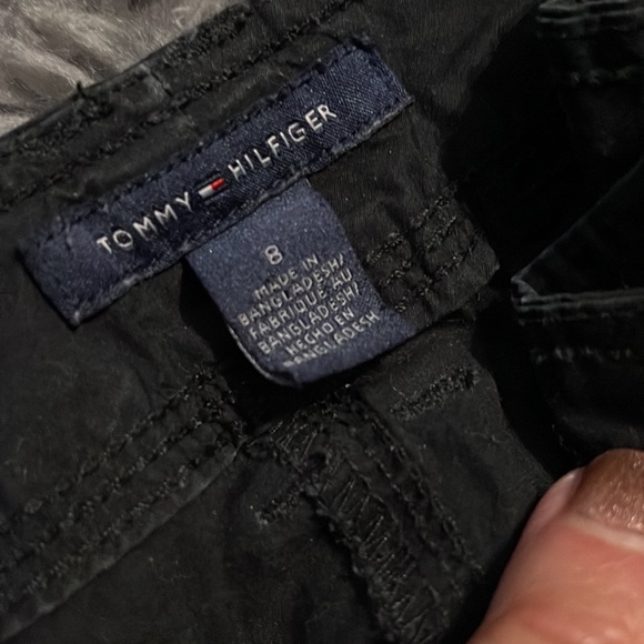 Black Tommy Hilfiger cargo capris size 8 - Picture 4 of 4
